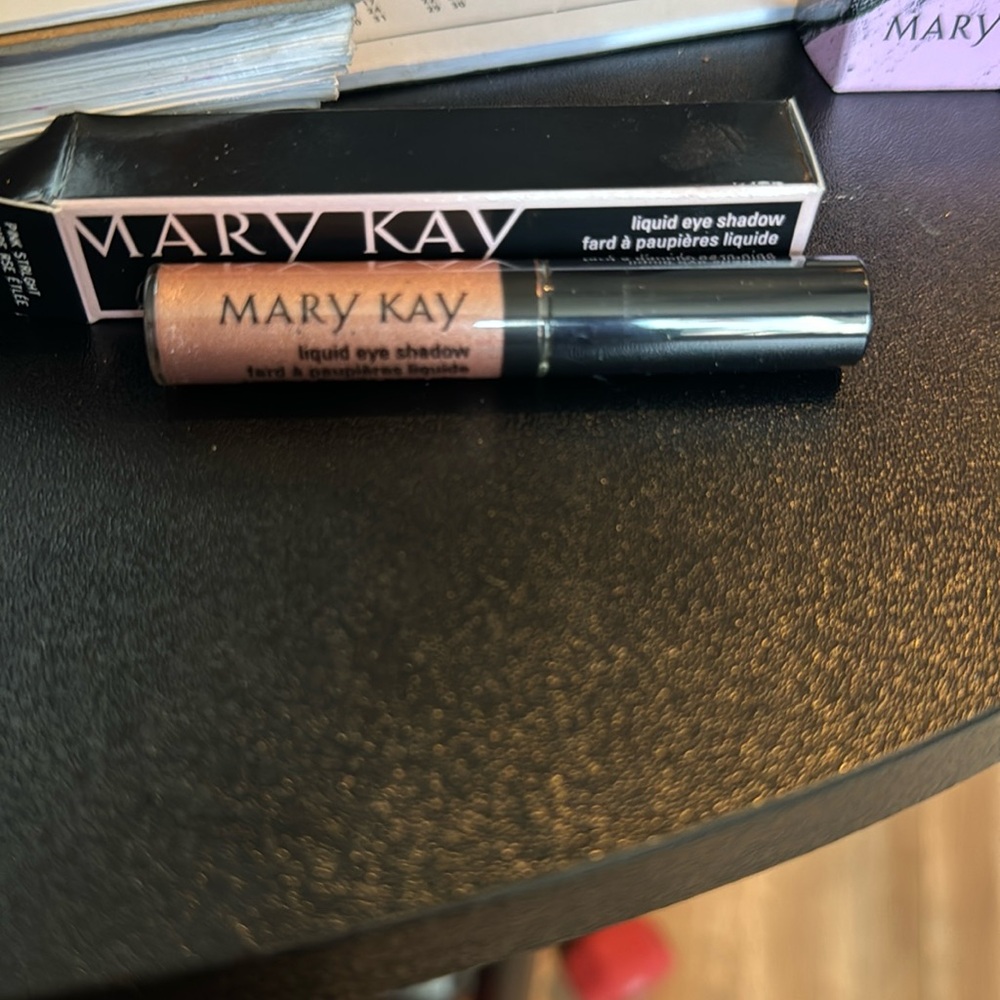 Mary Kay liquid eyeshadow Starlight